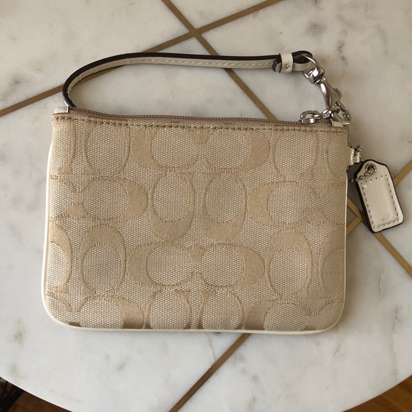 Coach wristlet NWOT - Picture 3 of 5